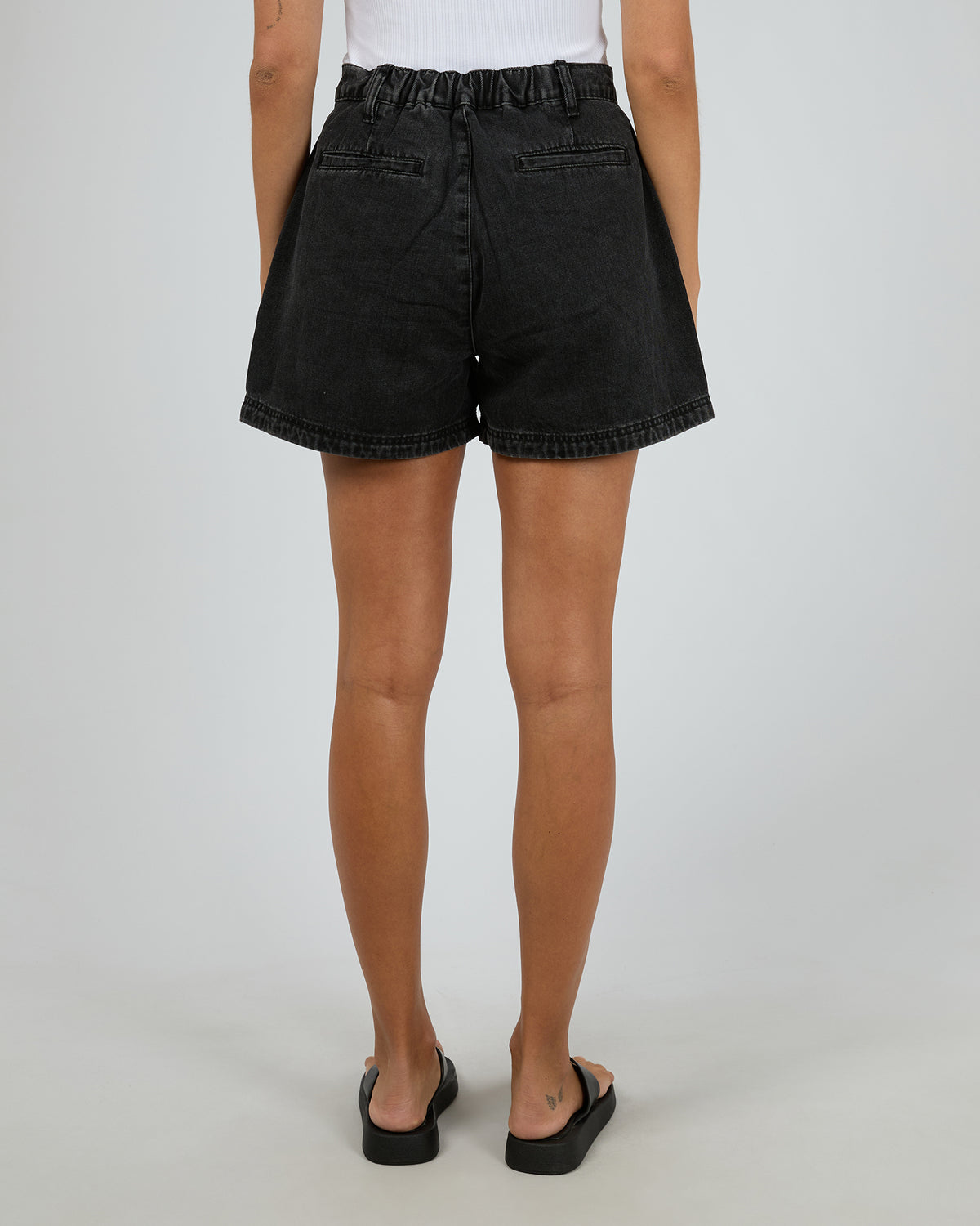 Josie Short Washed Black