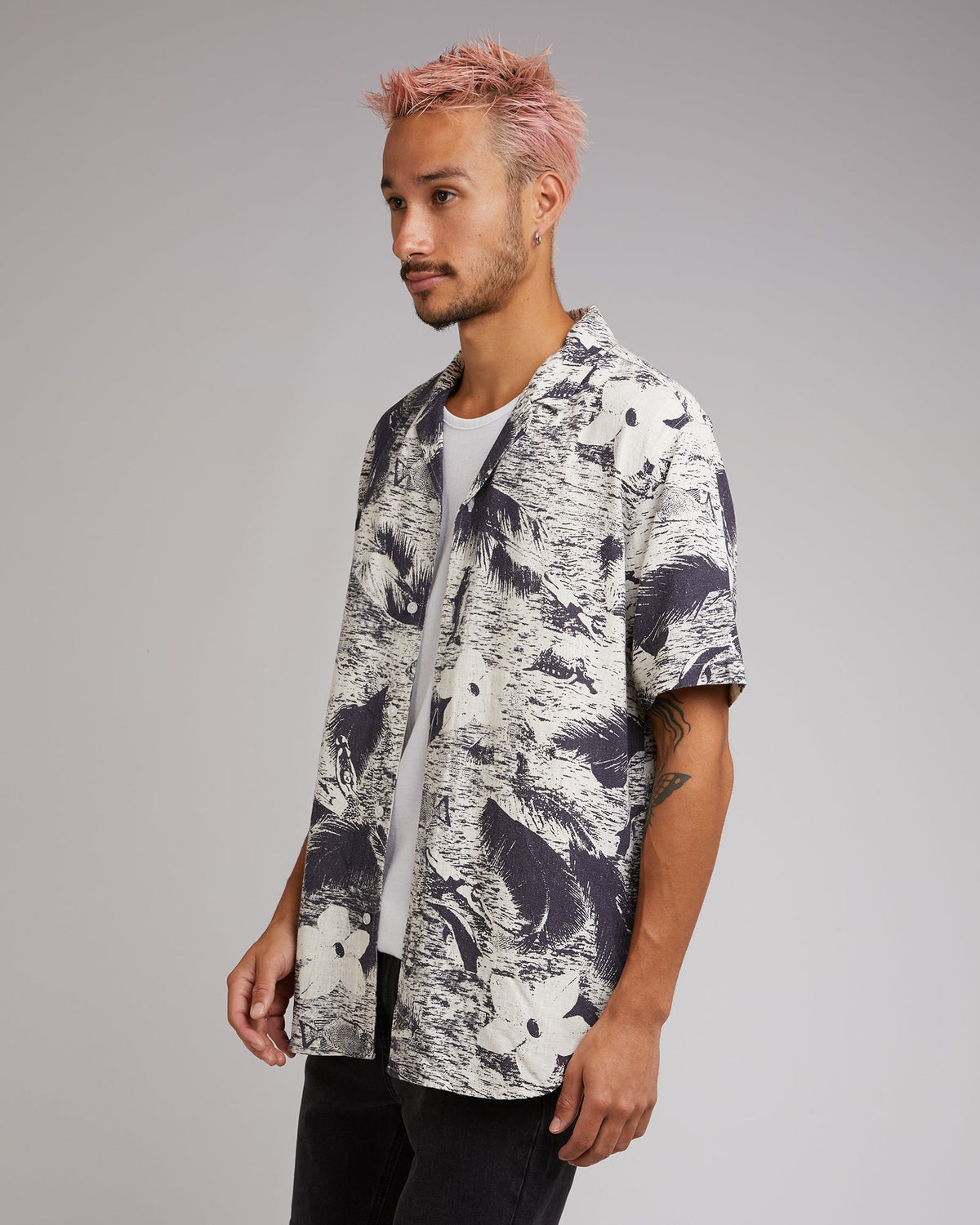 Silent Theory-Paradise Shirt Black-Edge Clothing